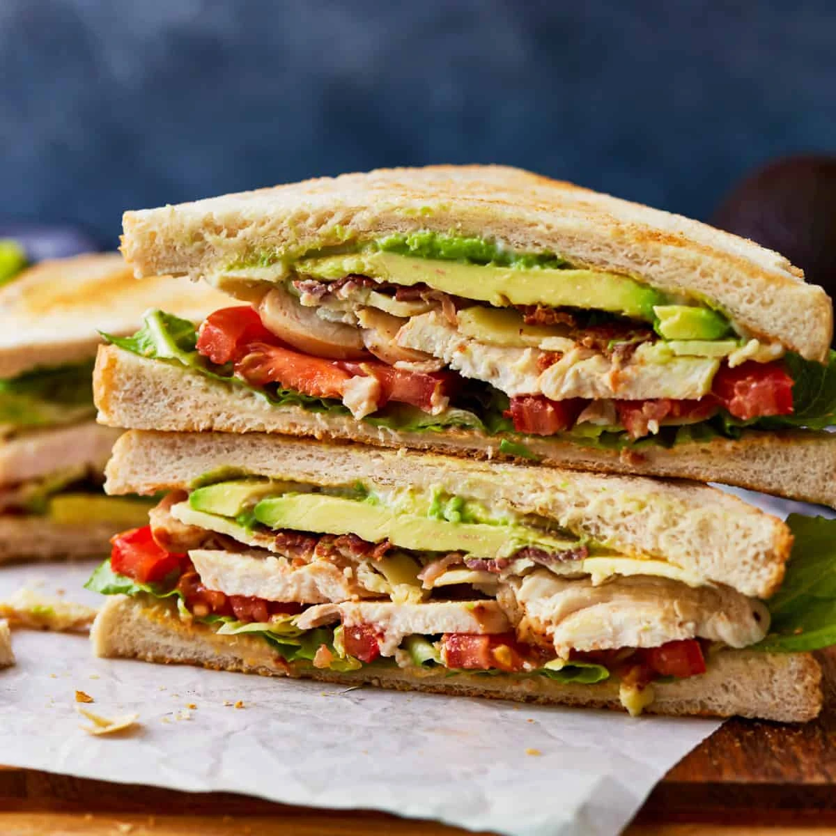 CLUB CHICKEN SANDWITCH